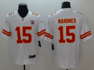 Kansas City Chiefs #15 Patrick Mahomes Men's Vapor Untouchable Limited Jersey White